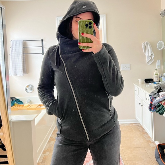 Lululemon Jacket - Picture 2 of 2